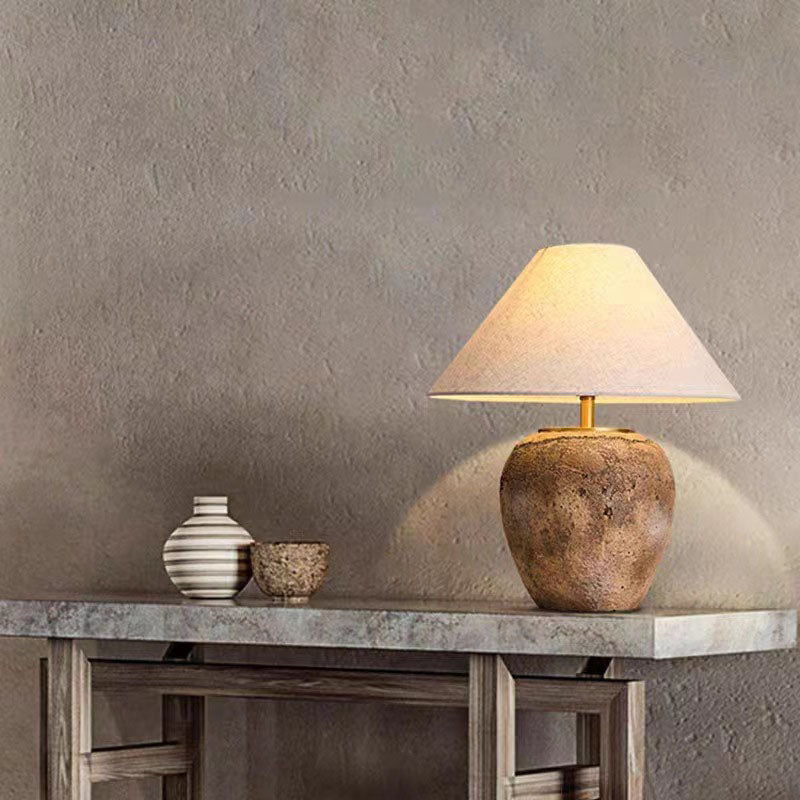 Vintage cone chic brown ceramic table lamps — 220V-240V (UK/AU)
