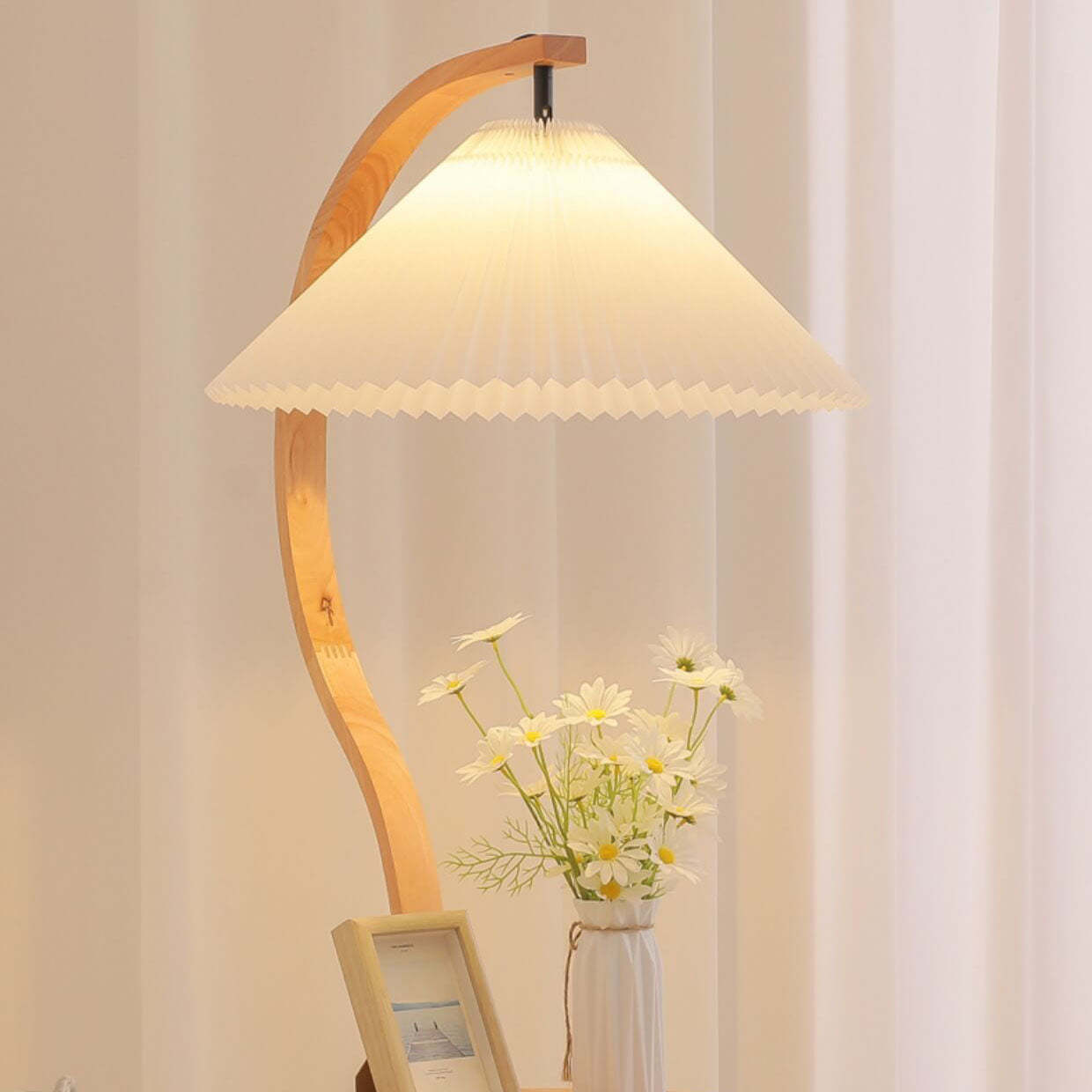 Vintage Pleated Solid Wood Tray Floor Lamp
