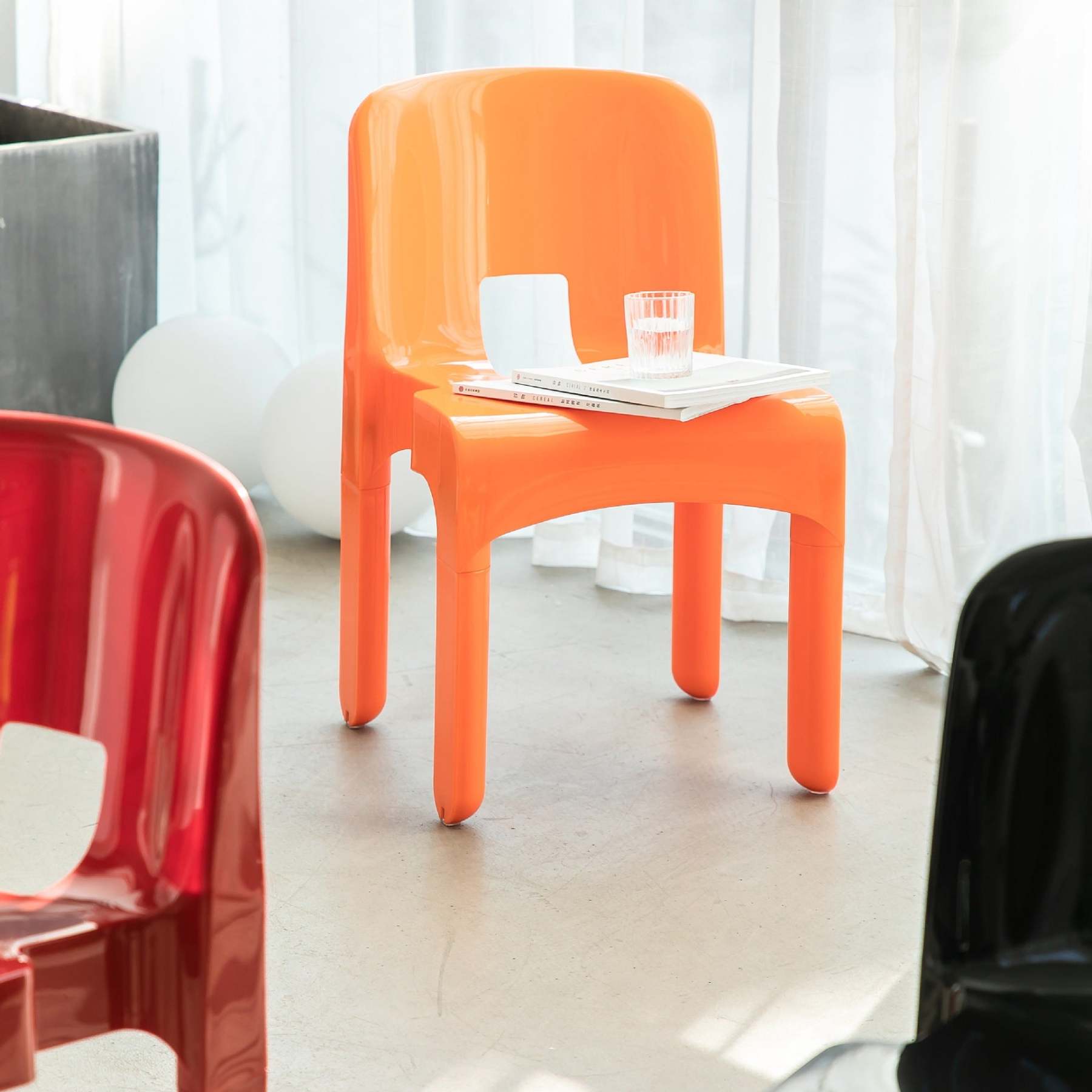 Minimalist Plastic Dining Chair — Orange