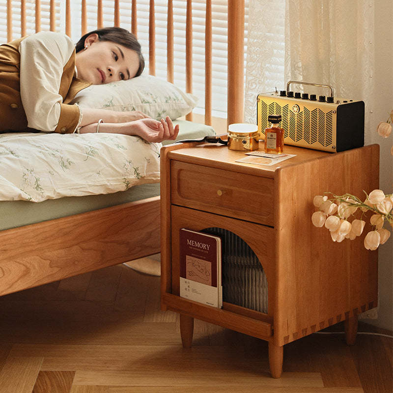 Retro Solid Wood Cube 1-Drawer Nightstand