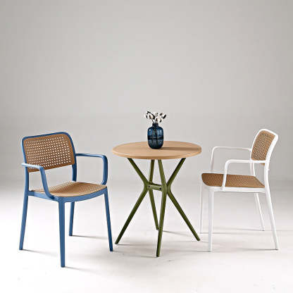 Minimalist Cross Frame Plastic Outdoor Coffee Table