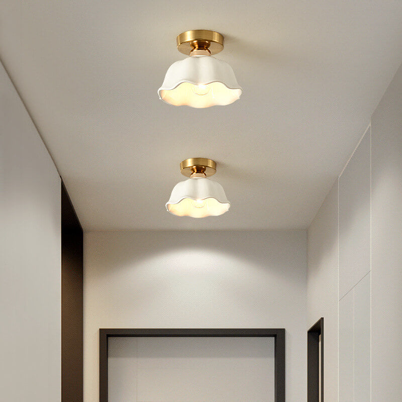 Scandinavian Iron Flower Diamond Light
