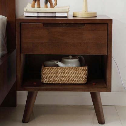 Scandinavian Solid Wood 1-Drawer Nightstand