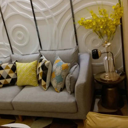 Scandinavian Round Disc Column End Table