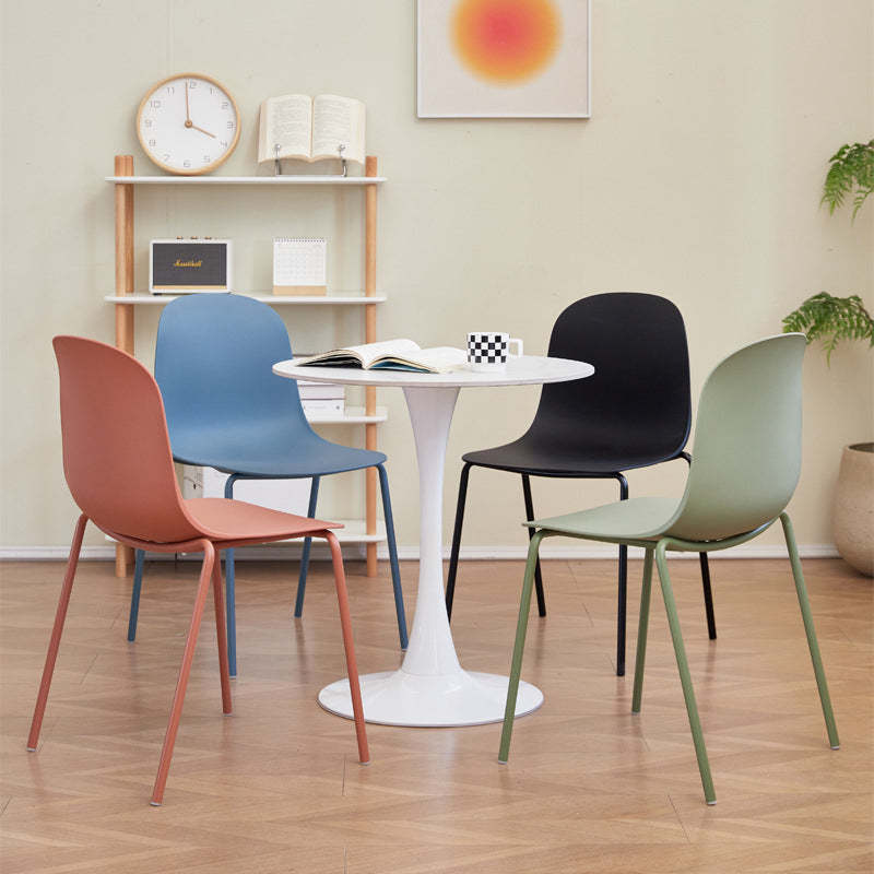Minimalist Plastic Curved Dining Chair