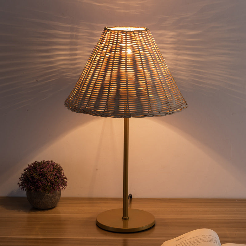 Beige metal boho round table lamps - rustic — 220V-240V (UK/AU)