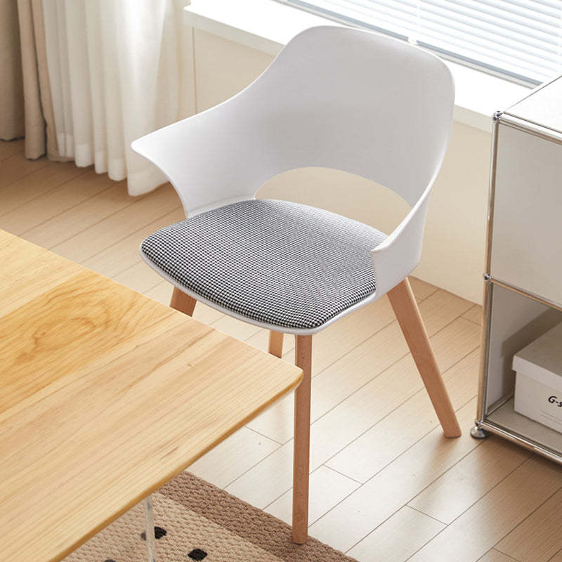 Nordic Curved Plastic Wood-Leg Dining Armchair