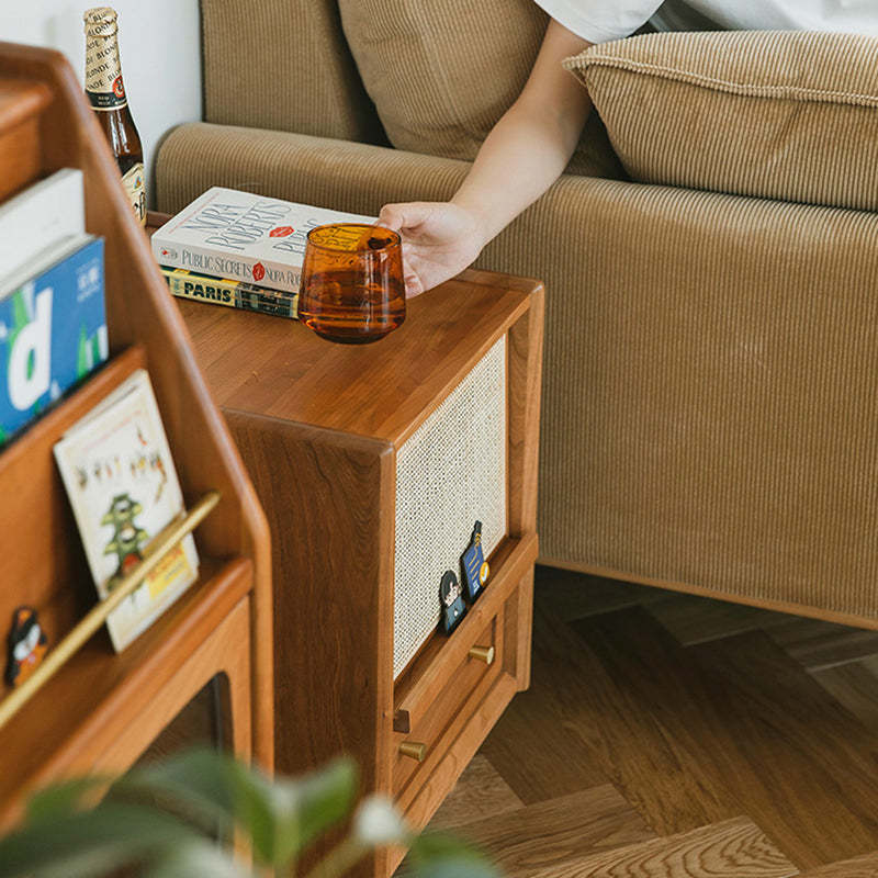 Retro Solid Wood 2-Drawer Nightstand
