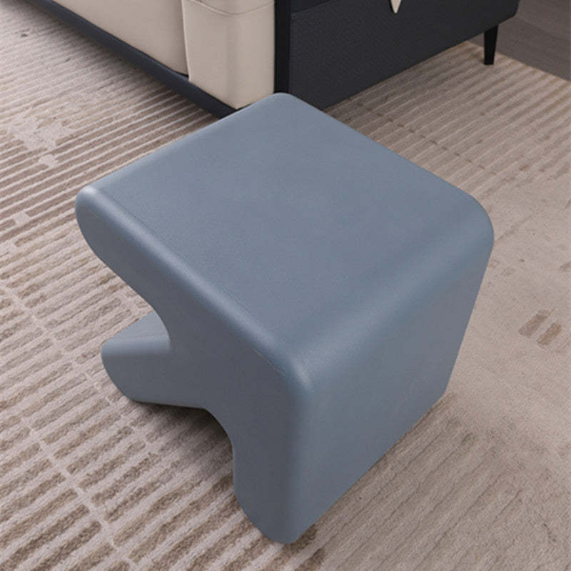 Arrowhead Plastic Chair — Gray-white
