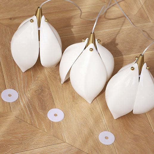 Retro Ceramic Magnolia Flower Iron Wall Sconce