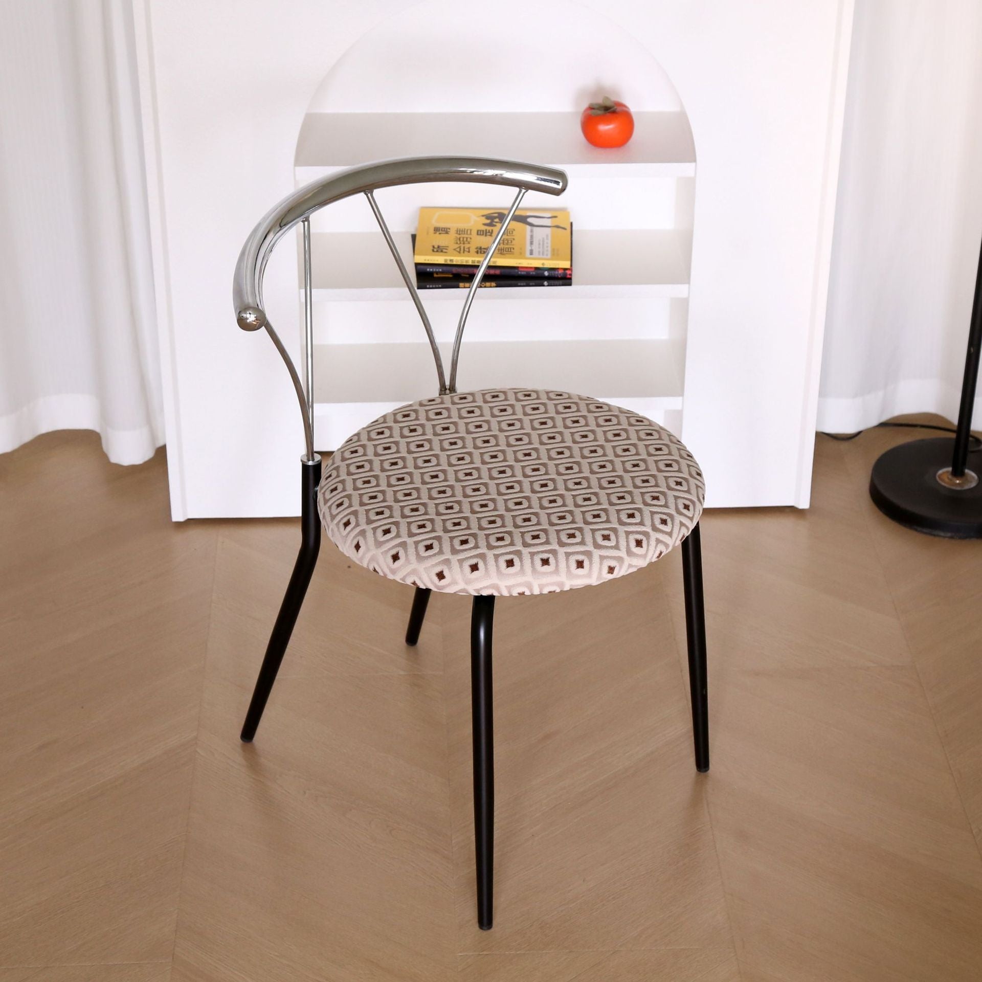 Nordic Curved-Back Iron Fabric Dining Chair