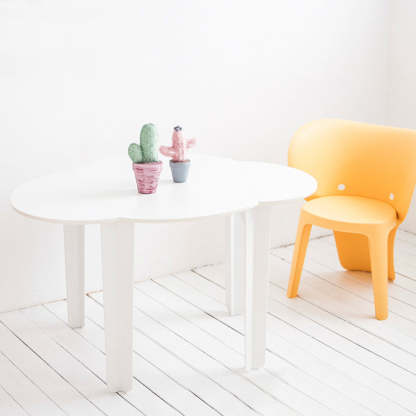Minimalist Cloud Plastic Four-Leg Dining Table