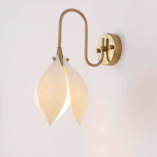 Retro Ceramic Magnolia Flower Iron Wall Sconce