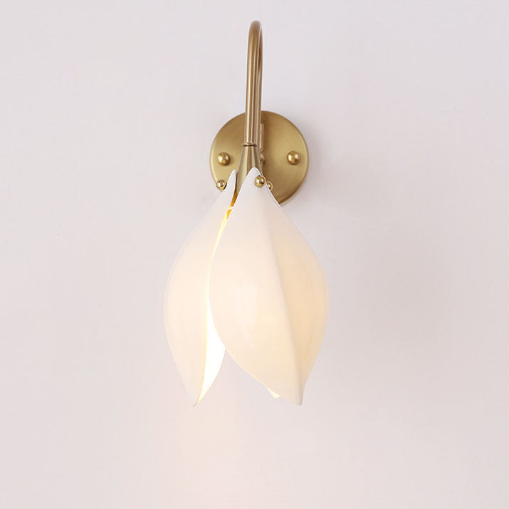 Retro Ceramic Magnolia Flower Iron Wall Sconce