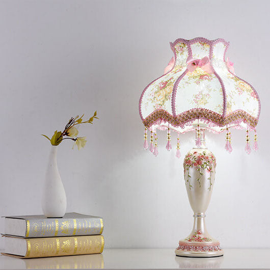 European Romantic Fabric Tassel Table Lamp