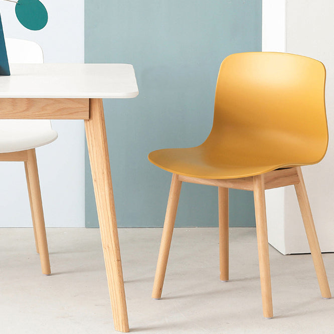 Nordic Curved Wood Dining Chair — Gray