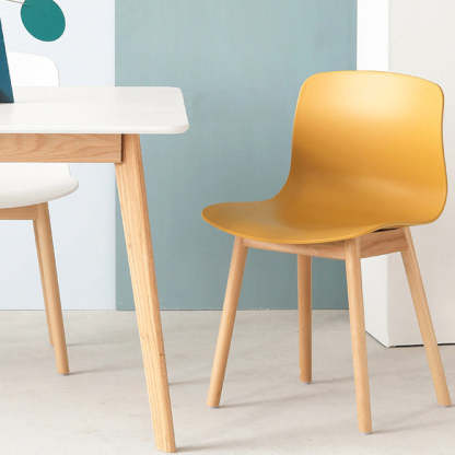 Nordic Curved Wood Dining Chair — Gray