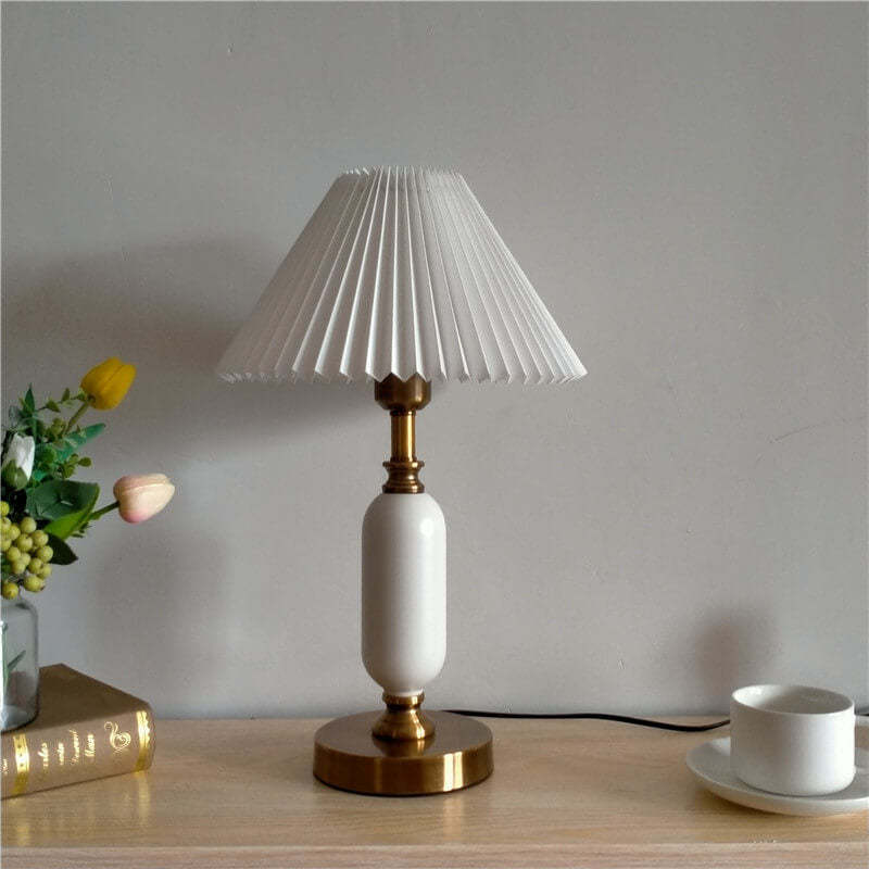 Retro Pleated Column Table Lamp