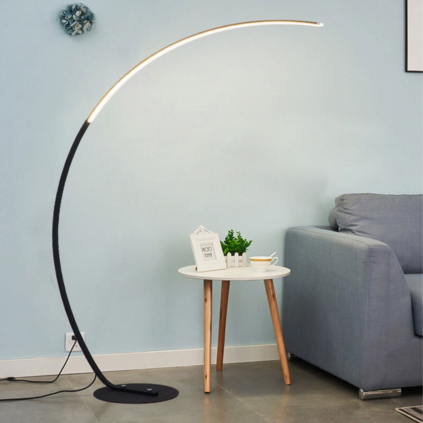 Minimalist Curved Line LED Aluminum Floor Lamp — White / Infinitely Dimmable / 110V-120V For US/CA