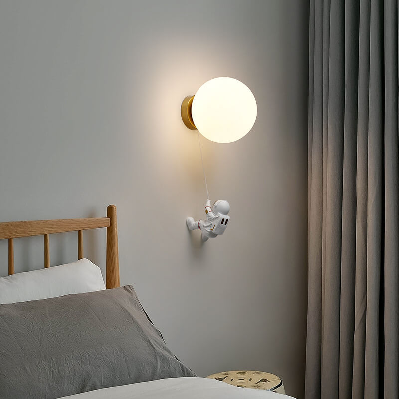Moon Astronaut LED Wall Sconce — Warm Light (3000K) / B / 220V-240V For UK/AU