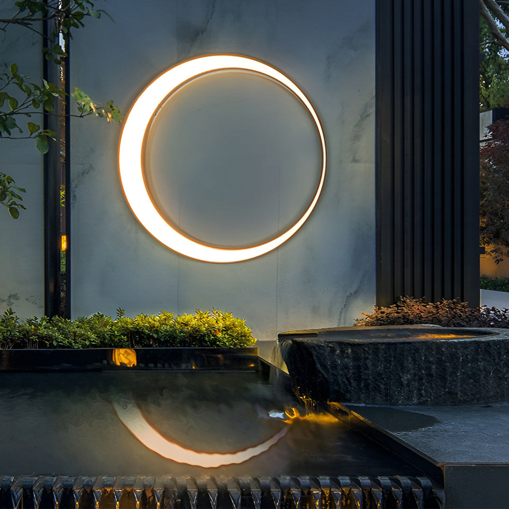 Art deco moon circular yellow outdoor wall lighting in metal — 23.6" Diameter