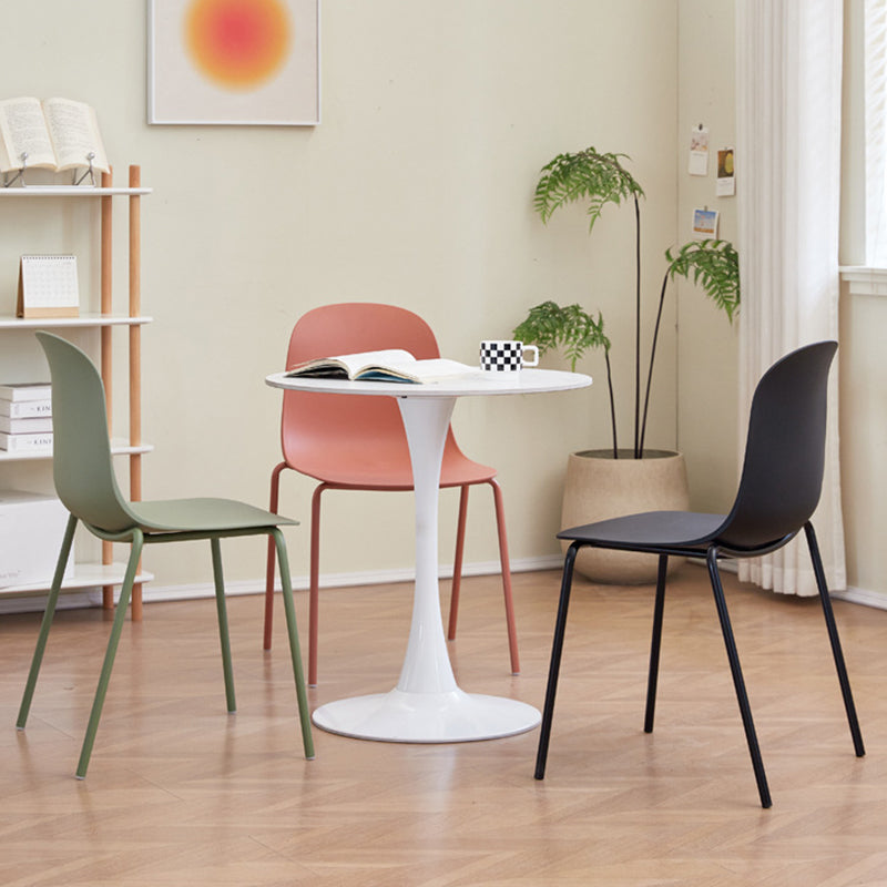 Minimalist Plastic Curved Dining Chair
