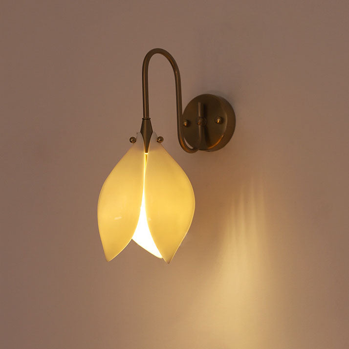Retro Ceramic Magnolia Flower Iron Wall Sconce — 220V-240V For UK/AU