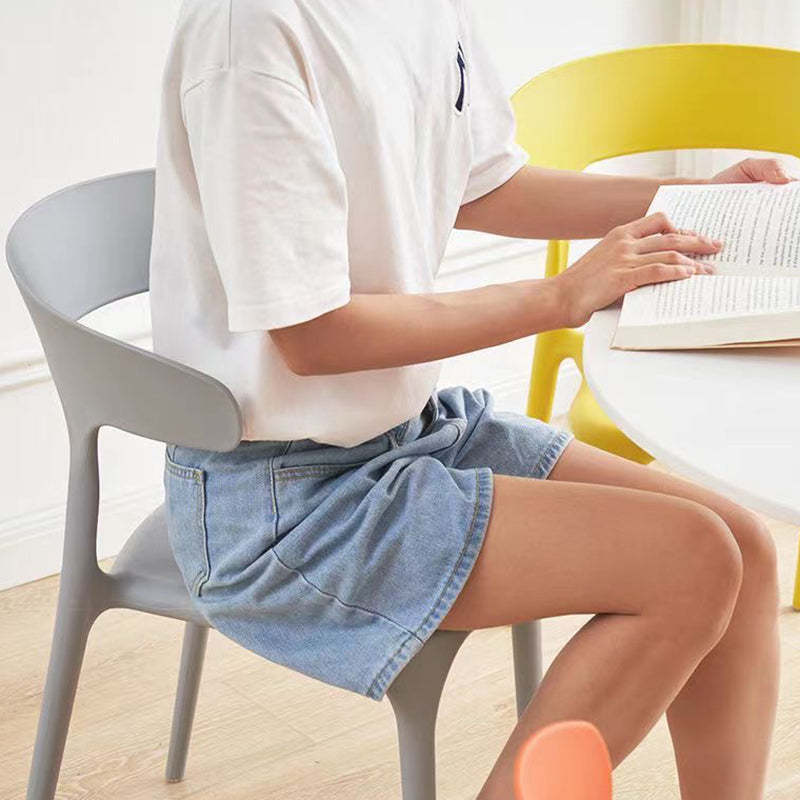 Minimalist Cow Corner Plastic Dining Chair — Yellow