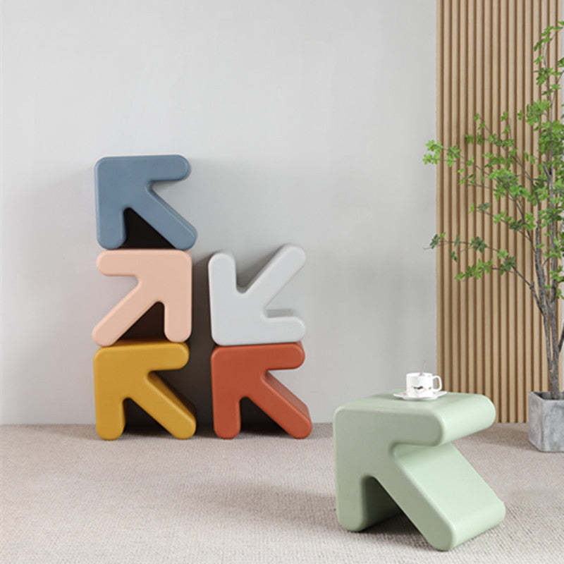 Arrowhead Plastic Chair — Red