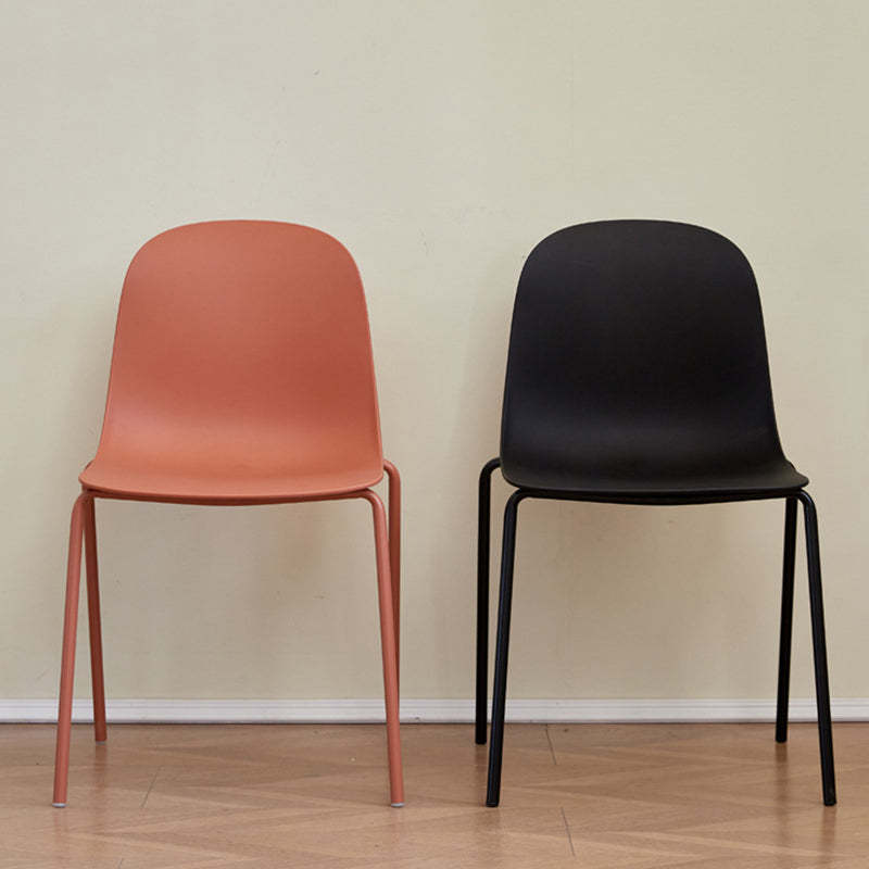 Minimalist Plastic Curved Dining Chair