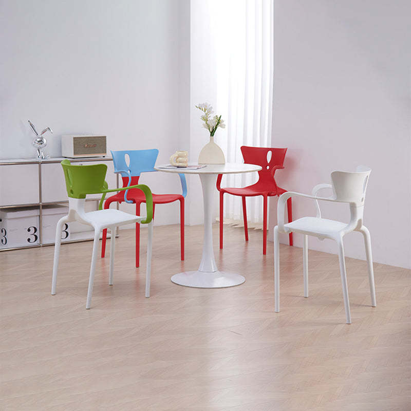 Nordic Curved Plastic Dining Chair