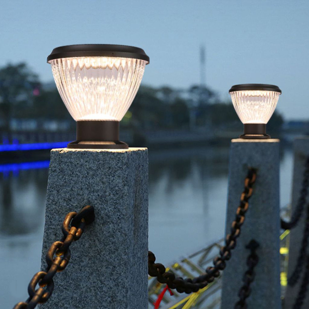 Round Fast-Charging LED Black Modern Solar Post Cap Light