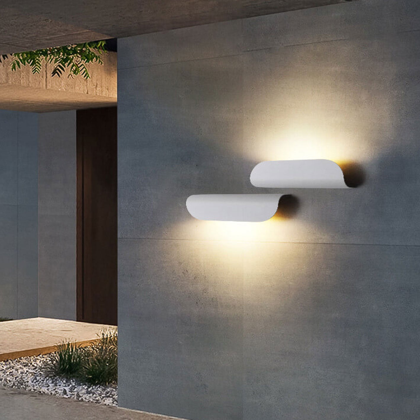 Modern Outdoor Curved LED Garden Wall Sconce