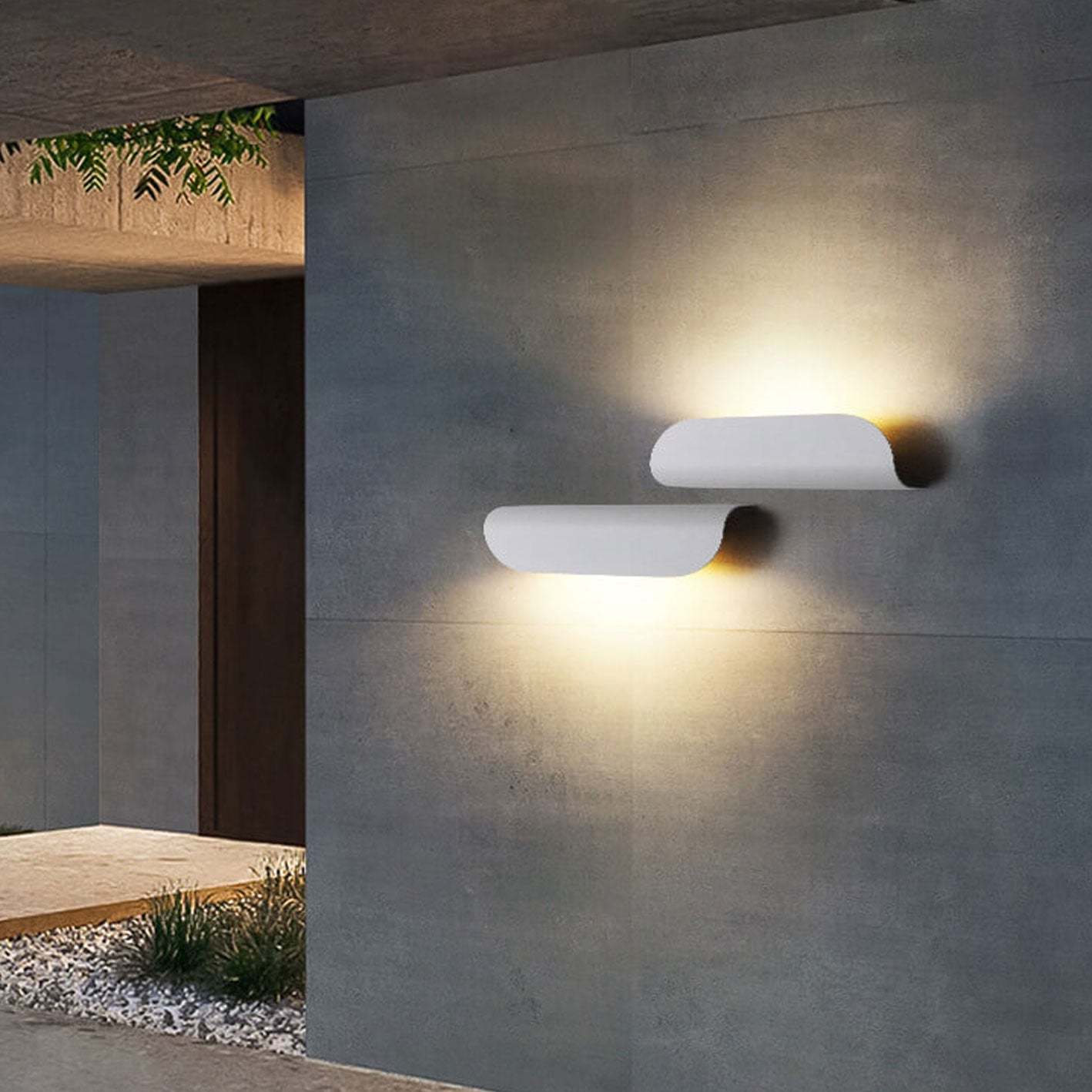 Modern Outdoor Curved LED Garden Wall Sconce