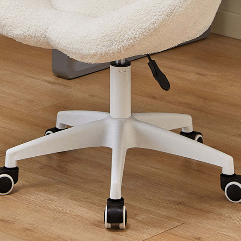 Minimalist Plum Lambswool Metal Vanity Stool — Black Fixed Shelf / Pink