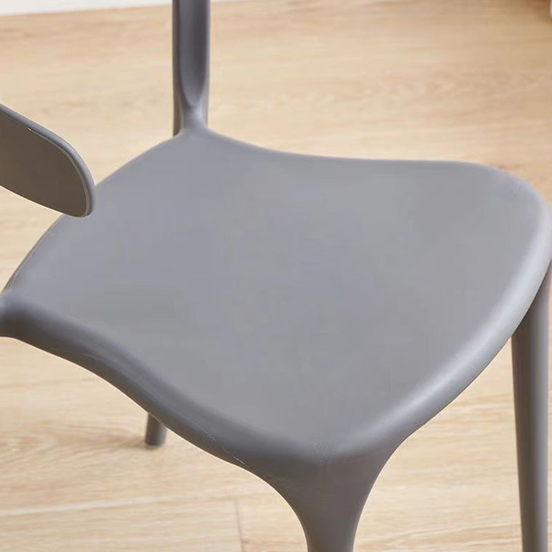 Minimalist Cow Corner Plastic Dining Chair — Dark Gray
