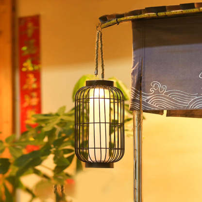 Classic Iron Lantern Waterproof Intelligent Portable Solar Lawn Lamp