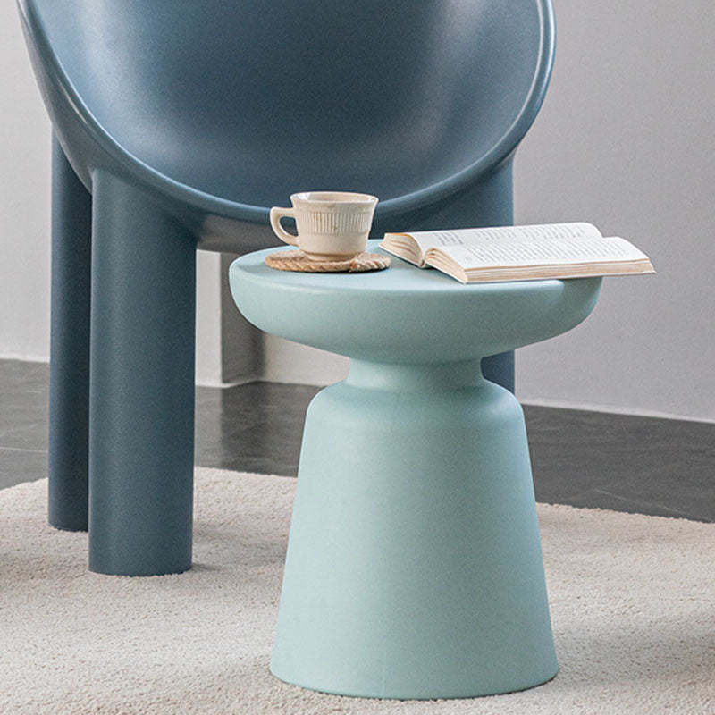 Minimalist Round Plastic Coffee Table — Green