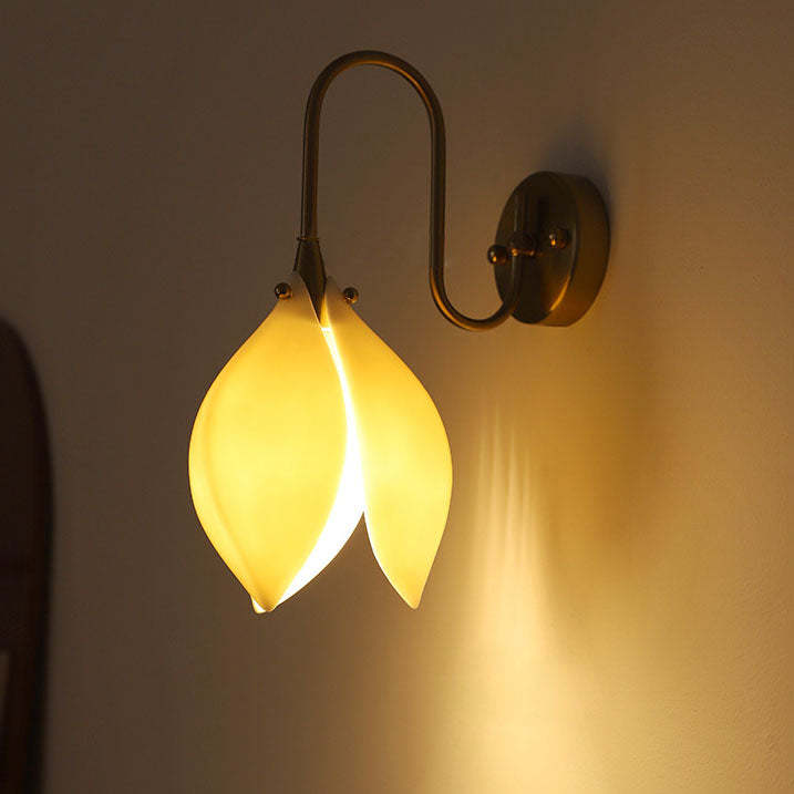 Retro Ceramic Magnolia Flower Iron Wall Sconce