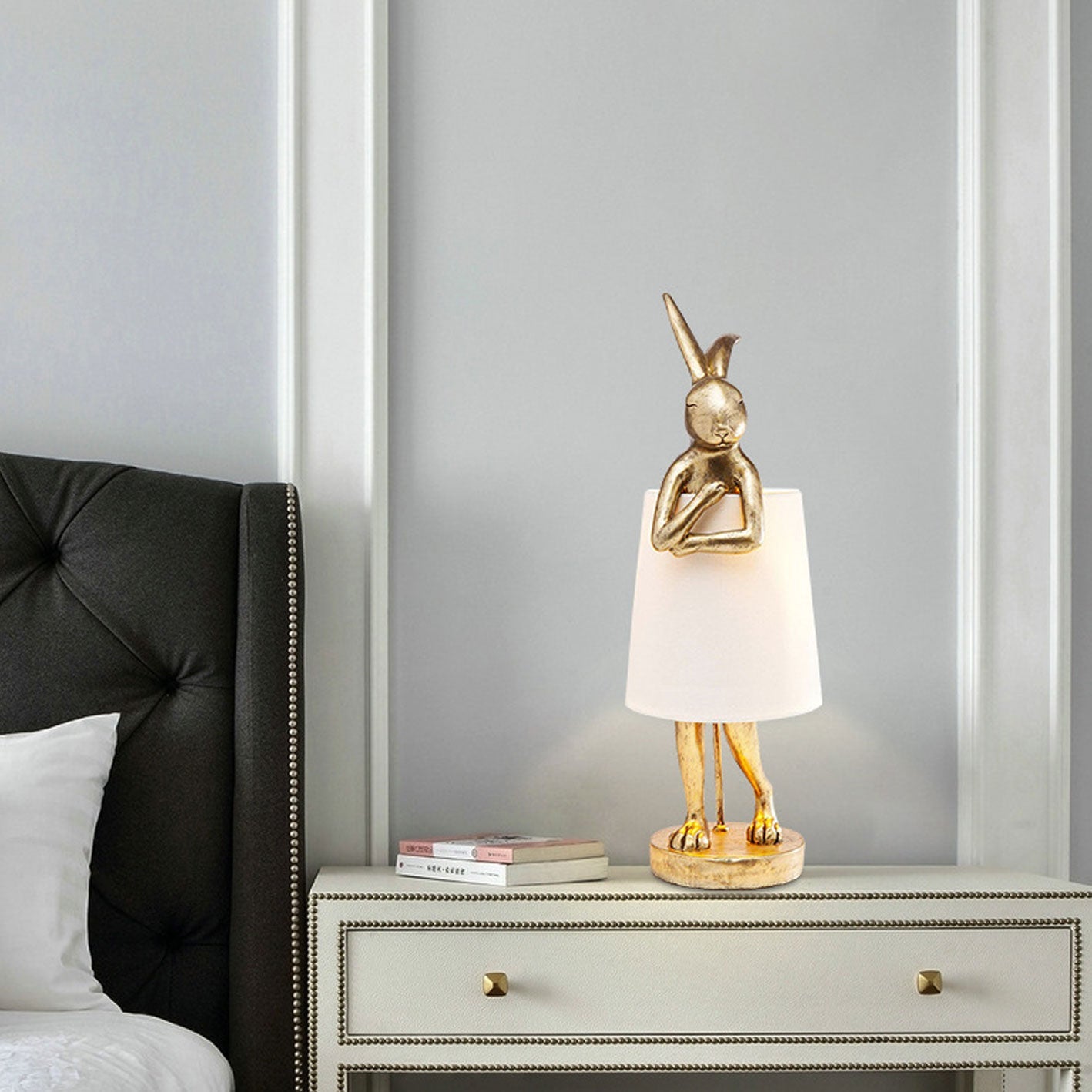 Nordic Apron Rabbit Resin Table Lamp
