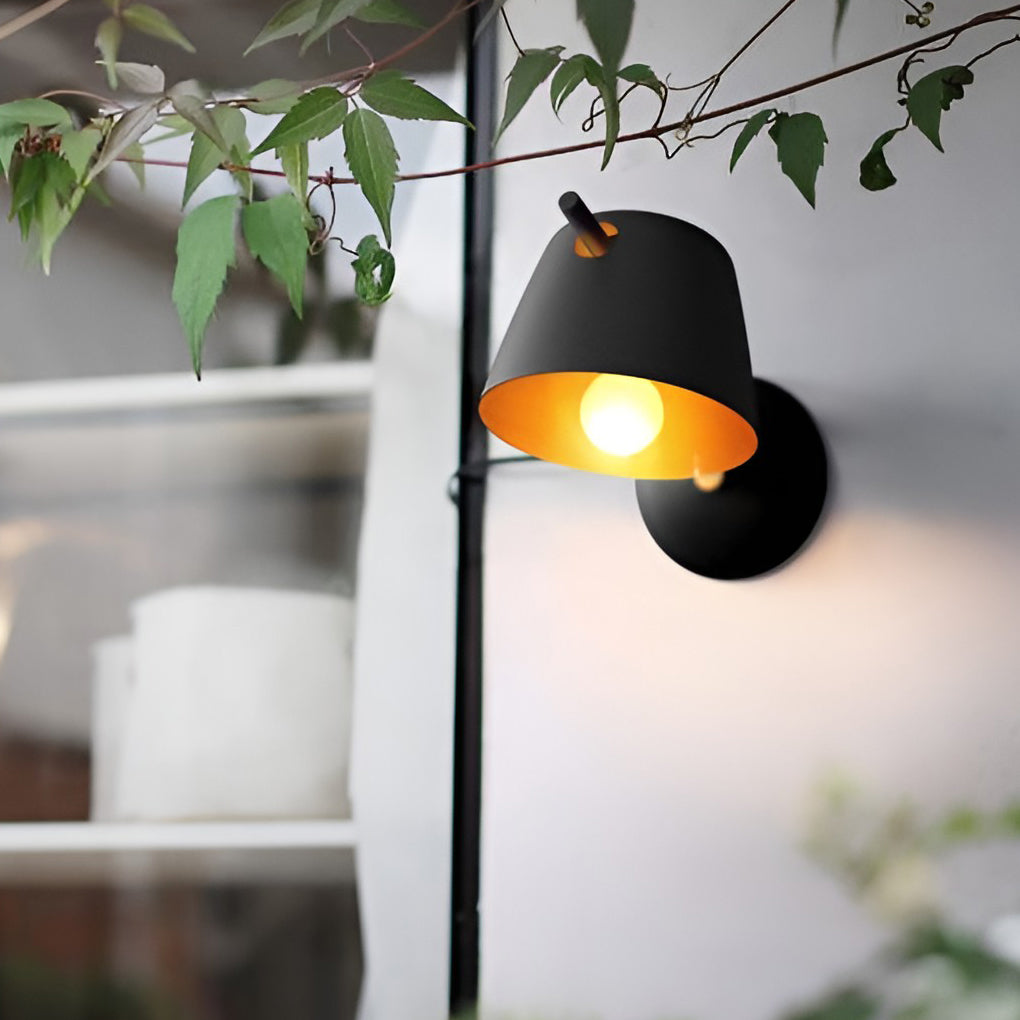 Modern hat matte wall sconces in metal — Matte Black