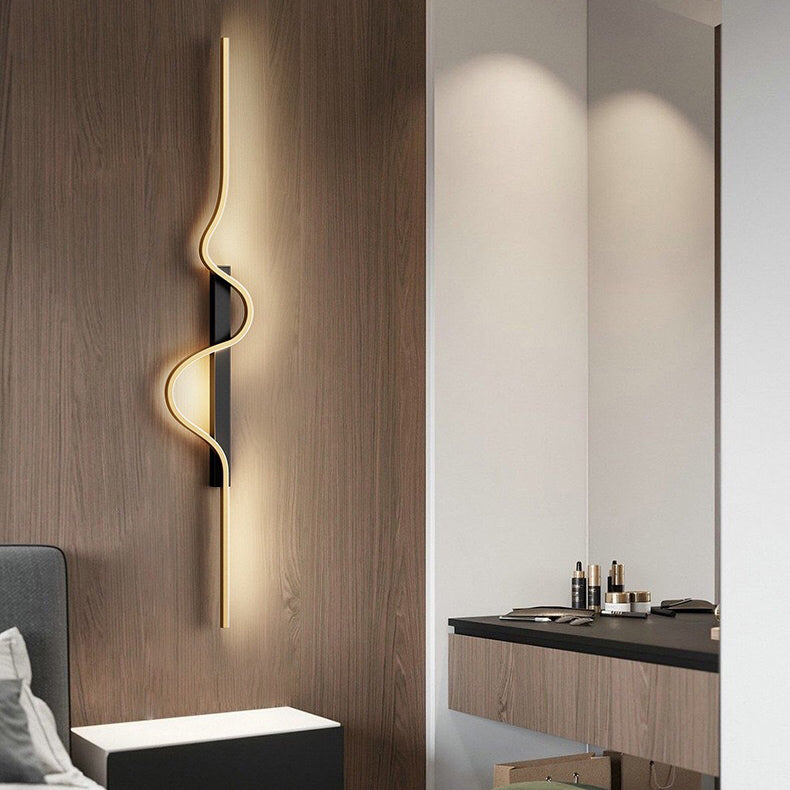 Minimalist Aluminum Corrugated Iron Frame LED Sconce — Left / Black & Gold / Neutral Light (4000K)