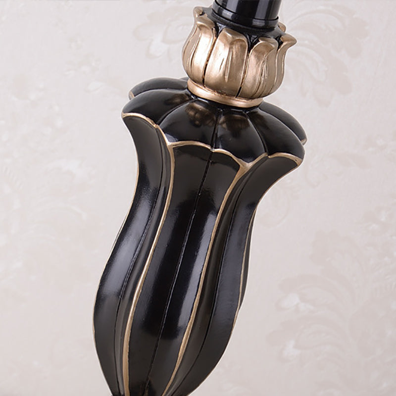 European Court Resin Fabric Table Lamp