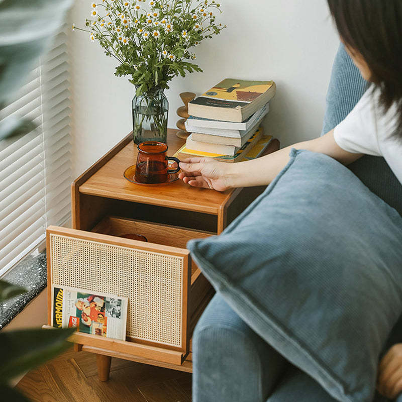 Retro Solid Wood 2-Drawer Nightstand
