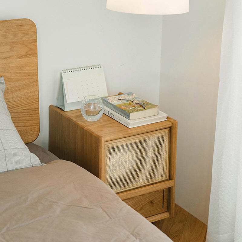 Retro Solid Wood 2-Drawer Nightstand