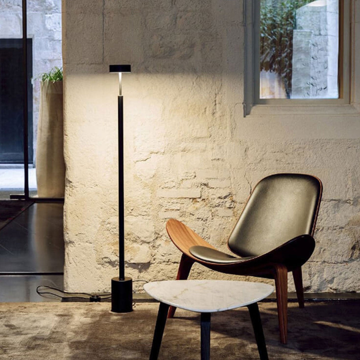 Nordic column acrylic floor lamps — Warm White (3000K) / Matte Black / 220V-240V (UK/AU)