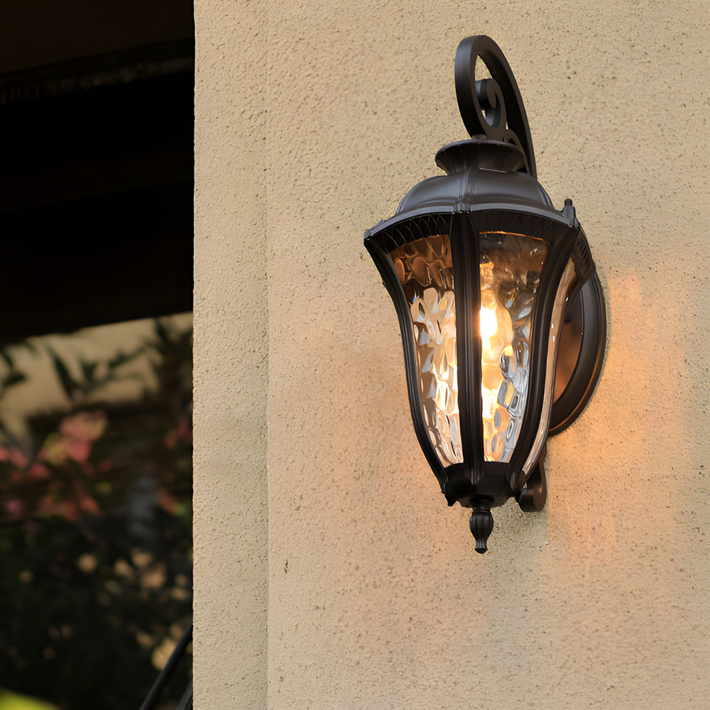 Modern die-cast outdoor wall lighting in aluminum — 12.6" L x 9.3" W x 20.5" H