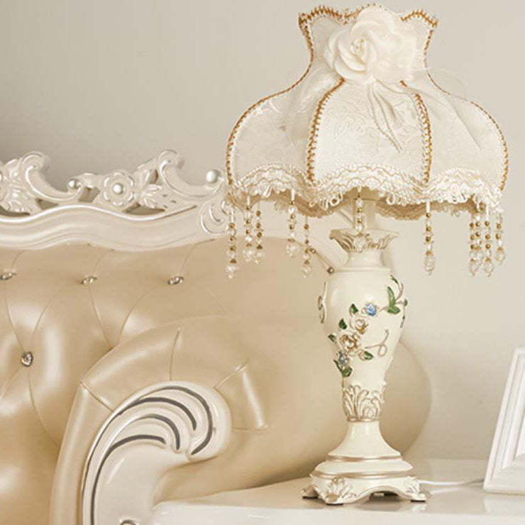 European Retro Carved Resin Fabric Alloy Lamp