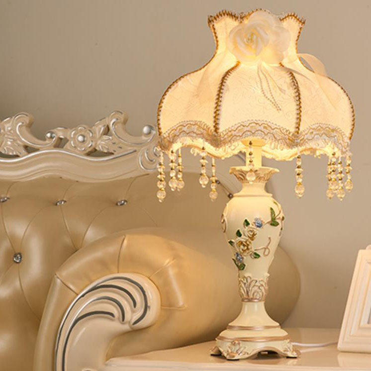 European Retro Carved Resin Fabric Alloy Lamp