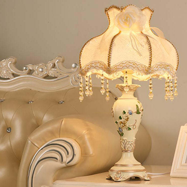 European Retro Carved Resin Fabric Alloy Lamp